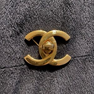 Chanel Brass Turnlock Brooch/pin in Brass circa 1996. Authentic.